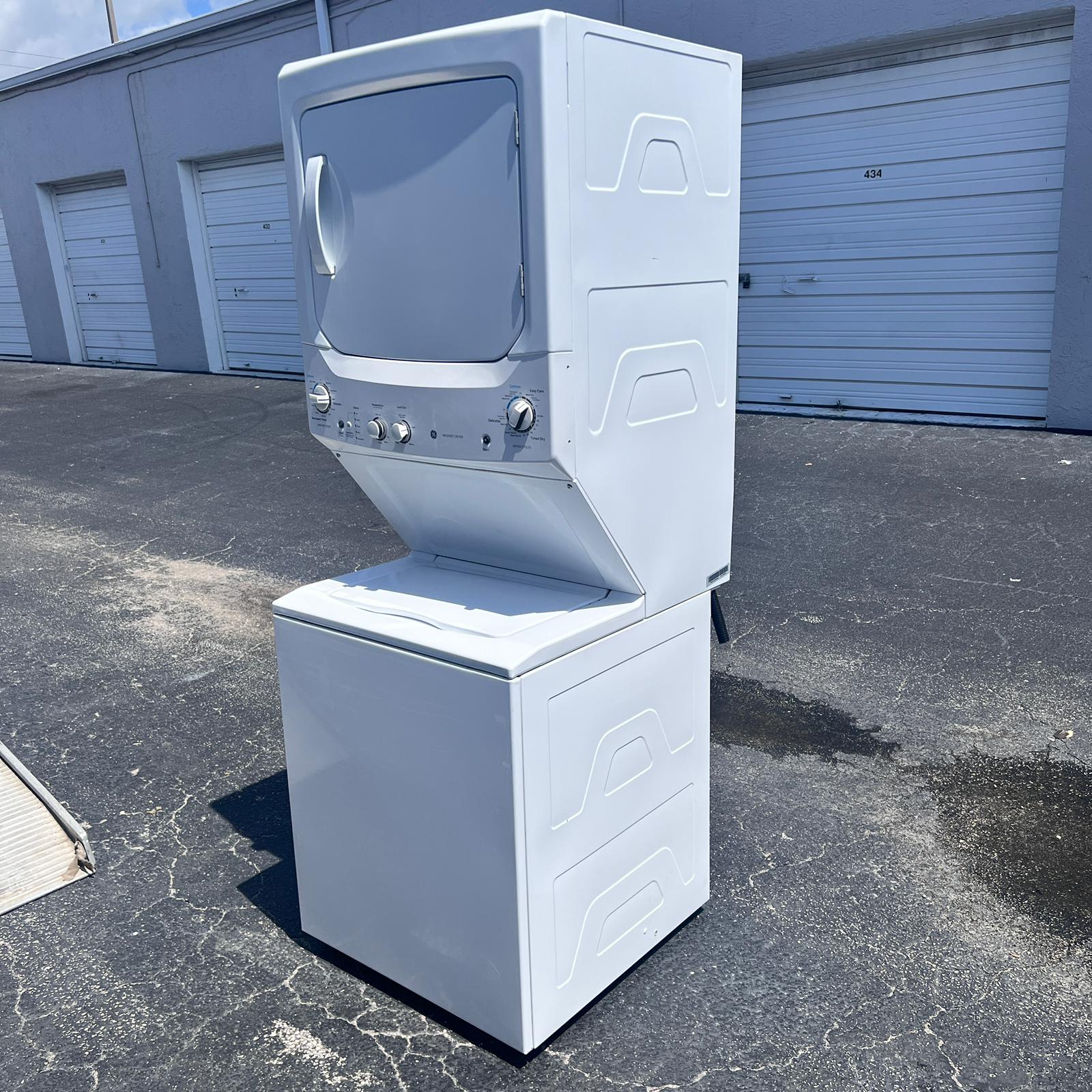 27'' GE Stackable Washer and Dryer 27'' GE Stackable Washer and Dryer